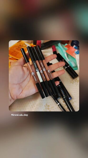 Ətriyyat: Xanimlar. metroya odenişsiz çatdirma var. çox alan az ödəyər. bayrama — 6