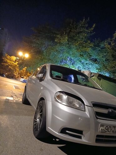 Chevrolet: Salam disk vossendi 17lik 4bolt satilir yada barter olunur 16likden