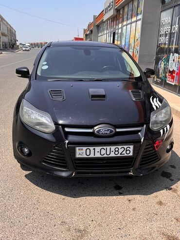 Hyundai: Ford Focus sedan – qara rəng, AZ nömrə nişanı. - Kuzov: sedan, qara