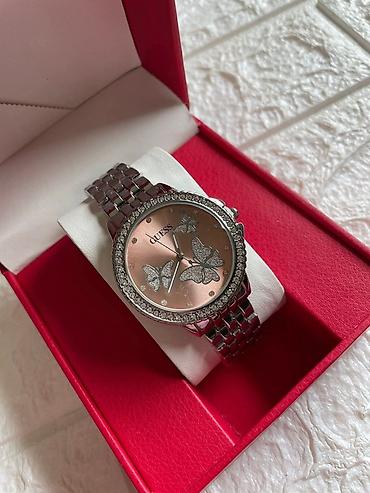 Ručni satovi: Cena:2900 (Bez kutije)
Cena:3400 (Sa kutijom)
💋 — 25