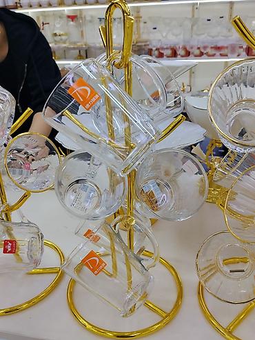 стеклянные кружки: Подставка-дерево для кружек с крючками + набор стеклянных кружек. - — 1