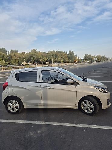 шеврале трекер: Chevrolet Spark: 2020 г., 1 л, Вариатор, Бензин, Хэтчбэк — 4