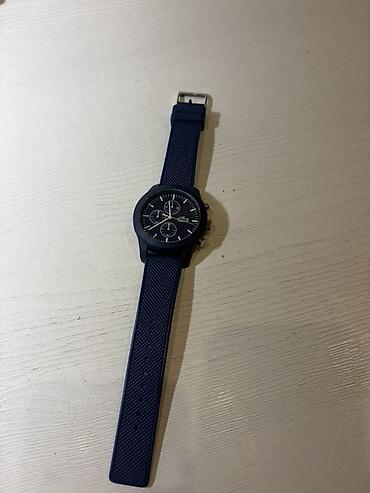 lacoste saat: Kvars mexanizmlu kişi qol saatı – lacivərt rəng - Dairəvi korpus, tünd — 1