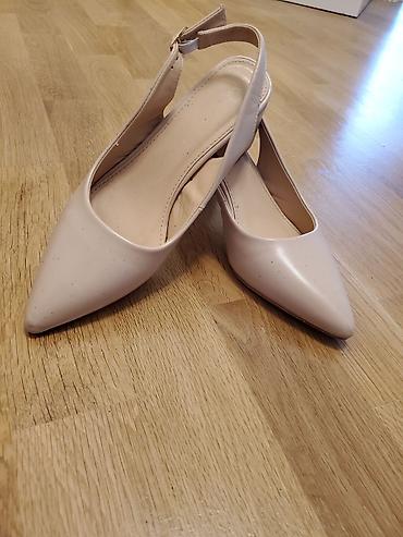 Tuflilər: Qadın ayaqqabısı – bej rəng, sivri burun, arxası açıq slingback model — 2