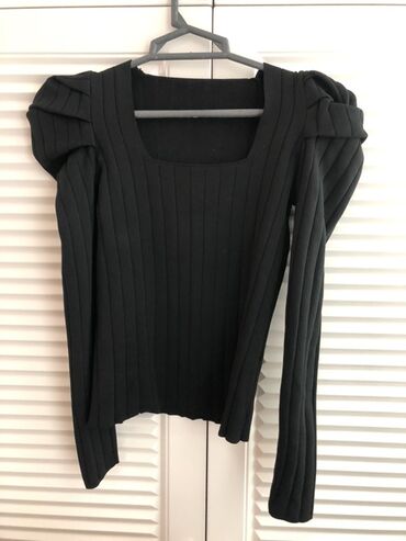 Dəstlər, kostyumlar: Qadın geyimləri dəsti 1) Qara don - Uzun, V-yaxa, sarğı (wrap) — 8