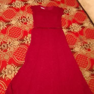 Вечерние платья: Элегантные женские платья (2 шт.) 1) Бордовое кружевное платье: - — 1