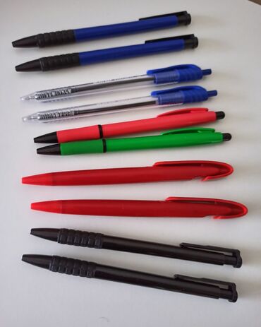 vaga sa tegovima: Razne olovke,nekoriscene
 sve sa slike