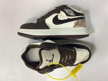 Uşaq ayaqqabıları: Uşaq idman ayaqqabısı – aşağı kəsimli dizayn - Rənglər: qara-ağ və -da lalafo.az — 11 Uşaq ayaqqabıları: Uşaq idman ayaqqabısı – aşağı kəsimli dizayn - Rənglər: qara-ağ və — 11