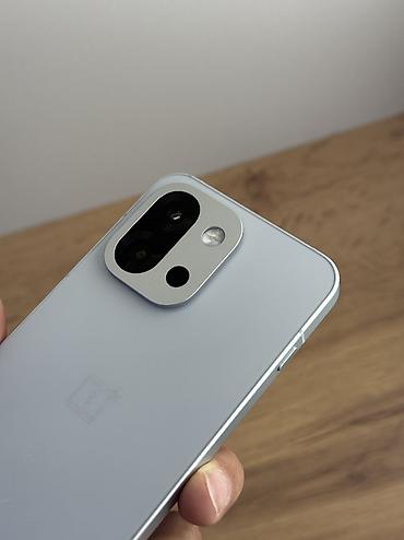 honor magic 9 pro max: OnePlus 13s, Б/у, 512 ГБ, цвет - Серебристый, 2 SIM — 2