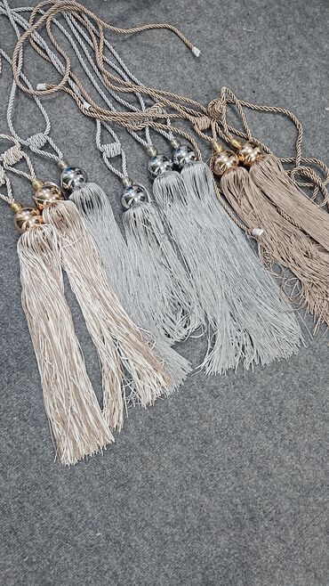 profil üçün əsgər şəkilləri: Pərdə aksesuarları, tavan bağlama qotazlar, rəng seçimi var