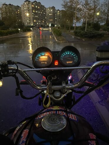 İnformatika: Moped/Motosiklet – şəhər içi və gündəlik istifadə üçün praktik seçim