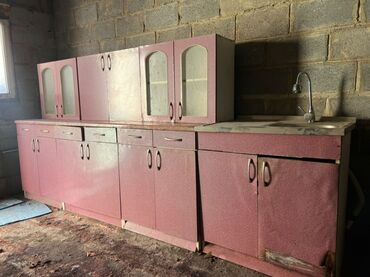кухонные гарнитуры маленькие: Кухонный гарнитур, Стол, цвет - Розовый, Б/у