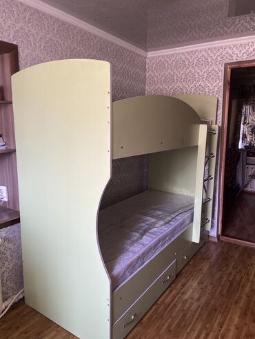 двухярусный кровать бишкек в Кыргызстан | КРОВАТИ: Продается двухярусная кровать только с одним матрацем в хорошем