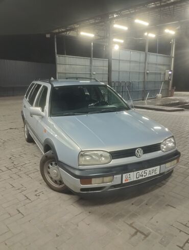 на гольф 3 венто: Автомобиль Volkswagen Golf III Variant серебристого цвета с кузовом
