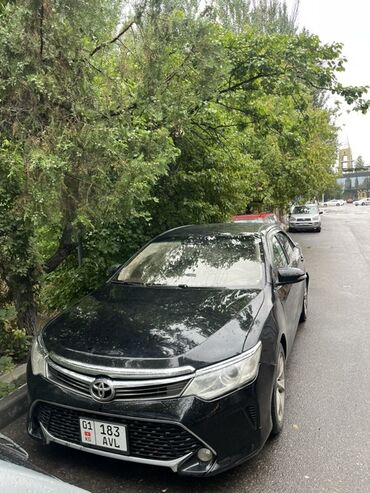 шины для мерс: Toyota Camry, чёрный седан (рестайлинг XV50). Основные особенности: -