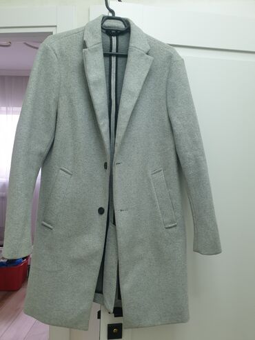 мужское пальто зимнее: Продам пальто Zara размер М, цвет серый. договорная
