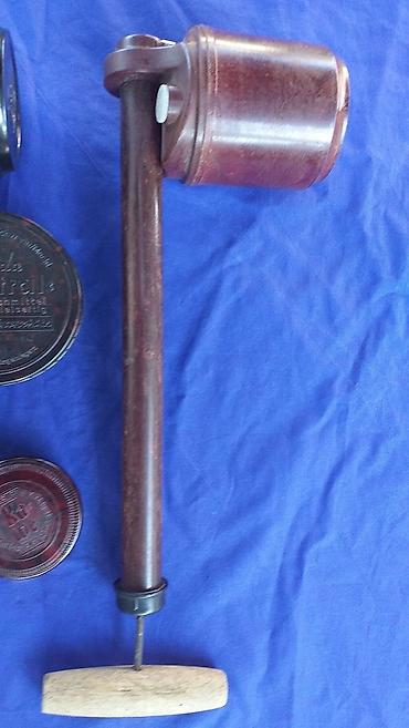 Stari uređaji: Crveni bakelit Crni bakelit Vintage bakelit Pumpa za zaprašivanje — 4