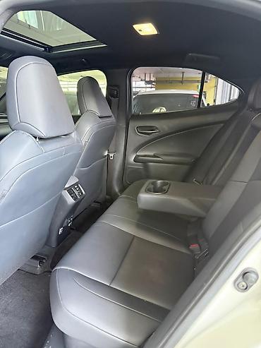 Lexus: Lexus UX: 2019 г., 2 л, Автомат, Кроссовер — 13