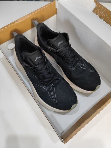 оборудование для нижнего белья: Кроссовки Li-Ning Superlight 21 черного цвета, модель ARBU002-39A