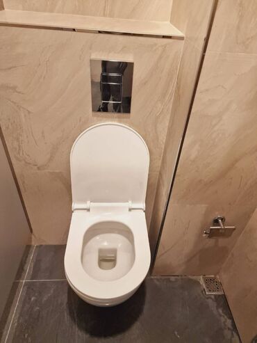 Ofislər: Nəsimi rayonu, Həsən Əliyev küçəsi (köhnə İnqilab), biznes mərkəzin — 28