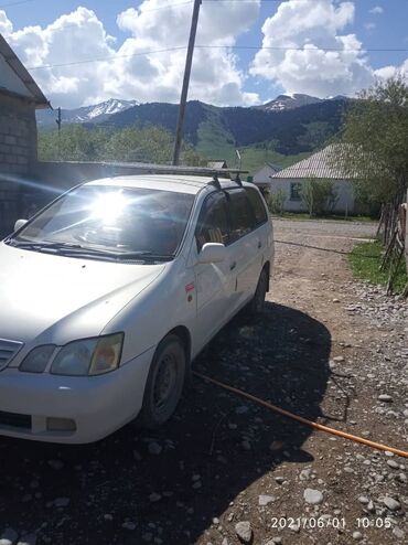 Toyota: Toyota Gaia: 2000 г., 2 л, Автомат, Бензин, Минивэн