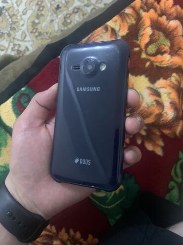 Samsung Galaxy J1, Б/у, 16 ГБ, цвет - Синий, 2 SIM