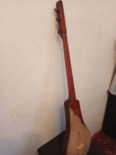 купить теннисную ракетку: Струнный музыкальный инструмент (домра/балалайка заводского типа без