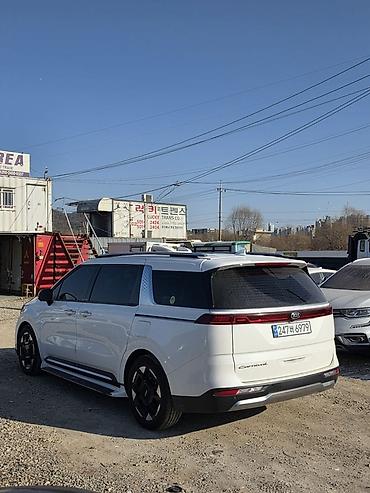 Kia: Kia Carnival: 2022 г., Минивэн — 26