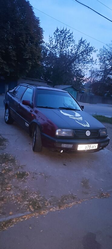 Volkswagen: Volkswagen Vento: 1992 г., 1.8 л, Механика, Бензин, Седан — 9