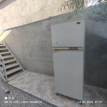 soyduçular: İşlənmiş 2 qapılı Bosch Soyuducu Satılır, rəng - Ağ, Dispenserli