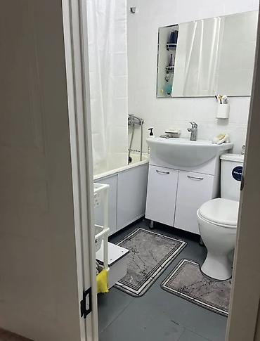 2 8: 3 комнаты, 58 м², 7 мкр 104 серия, 4 этаж, Косметический ремонт — 8