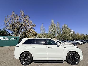 Lixiang: Lixiang L9: 2025 г., 1.5 л, Автомат, Электромобиль, Кроссовер — 3