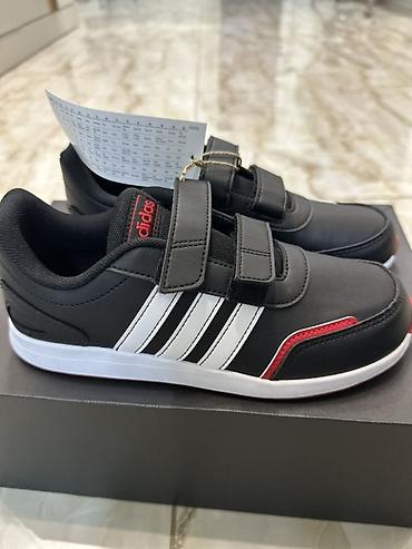 məktəb sumkası: Adidas Uşaq idman ayaqqabısı - Rəng: qara üst, ağ zolaqlar, qırmızı — 2
