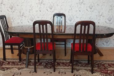 qonaq otağı dəsti: Qonaq otağı üçün, İşlənmiş, Oval masa