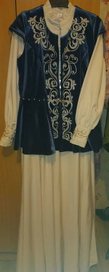 кыргыз платья: Вечернее платье, Классическое, Длинная модель, Атлас, С рукавами, 3XL (EU 46)