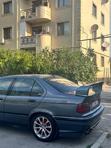 BMW: BMW 3 series: 1.8 l | 1993 il Sedan — 4