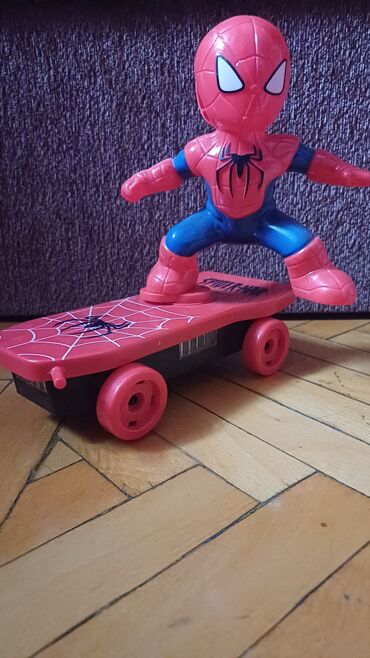 Игрушки: Продаётся детская игрушка человек-паук катающий скейт музыкальный на at lalafo.kg — 4 Игрушки: Продаётся детская игрушка человек-паук катающий скейт музыкальный на — 4