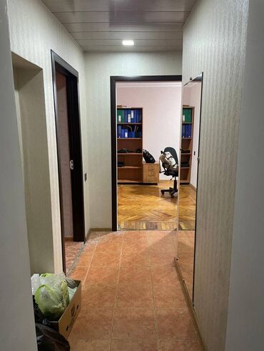 Ofislər: Nərmanov rayonu,Kooperasiya universitetinə yaxın,Neo schoolun — 5