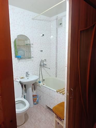 Батирлерди сатуу: 2 бөлмө, 44 м², 3-мкр 104-серия, 3 кабат — 7