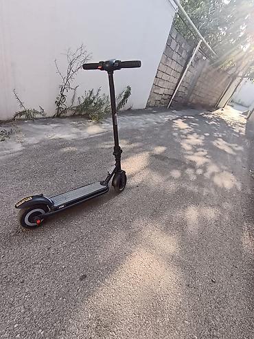 elektrikli scooter qiyməti: Skuter 500azn alınıb 300azn satılır Hem elektrikli skutetdi. Sade — 1