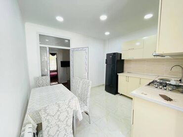 Uzunmüddətli kirayə mənzillər: 28 may, Heydər Əliyev sarayının yanında, 2 mərtəbəli binanın 1-ci — 9