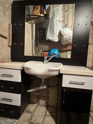 servant dolabi: Bər bər mebel dəsti. - Komplekt: ortada asma keramik lavabo və — 1