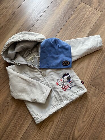 Детская куртка 12-18м в подарок шапка 
На осень/весну
Цвет: серый