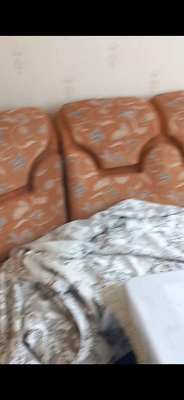 ди амафоз: Угловой диван сатылат состояние жакшы стол менен — 6