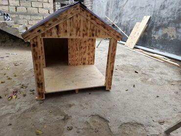 Yuvalar: Taxta it evi (yığılma mərhələsində) - Material: qalın kontrplak və — 12