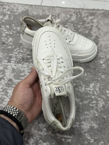 Women's Sneakers and athletic shoes: Nike, 37.5, bоја - Bela — 17