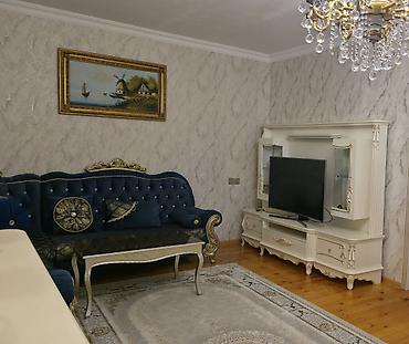 türkiyə bayrağı: Qonaq dəsti.Türkiyənindir.
Stol 8 stul
komod konsul
tv stend — 4