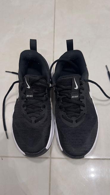 Şəxsi əşyalar: Nike, Ölçü: 37, rəng - Qara, İşlənmiş — 2