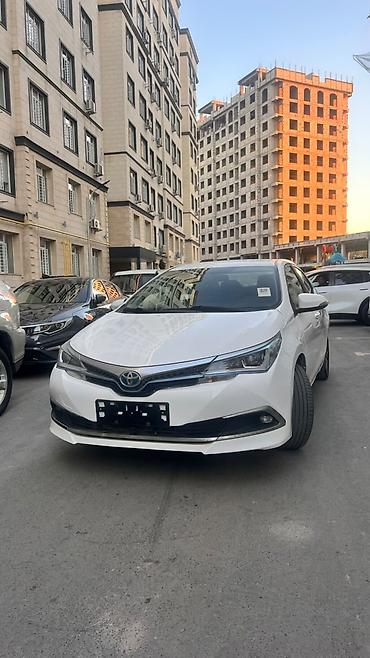 Toyota Corolla: 2020 г., 1.8 л, Автомат, Электромобиль, Седан