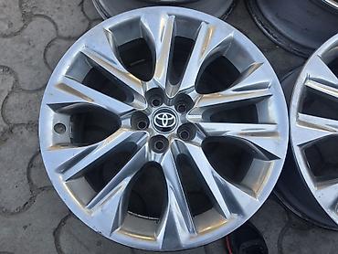 highland: Комплект оригинальных литых дисков Toyota — 4 шт. - Диаметр — 3